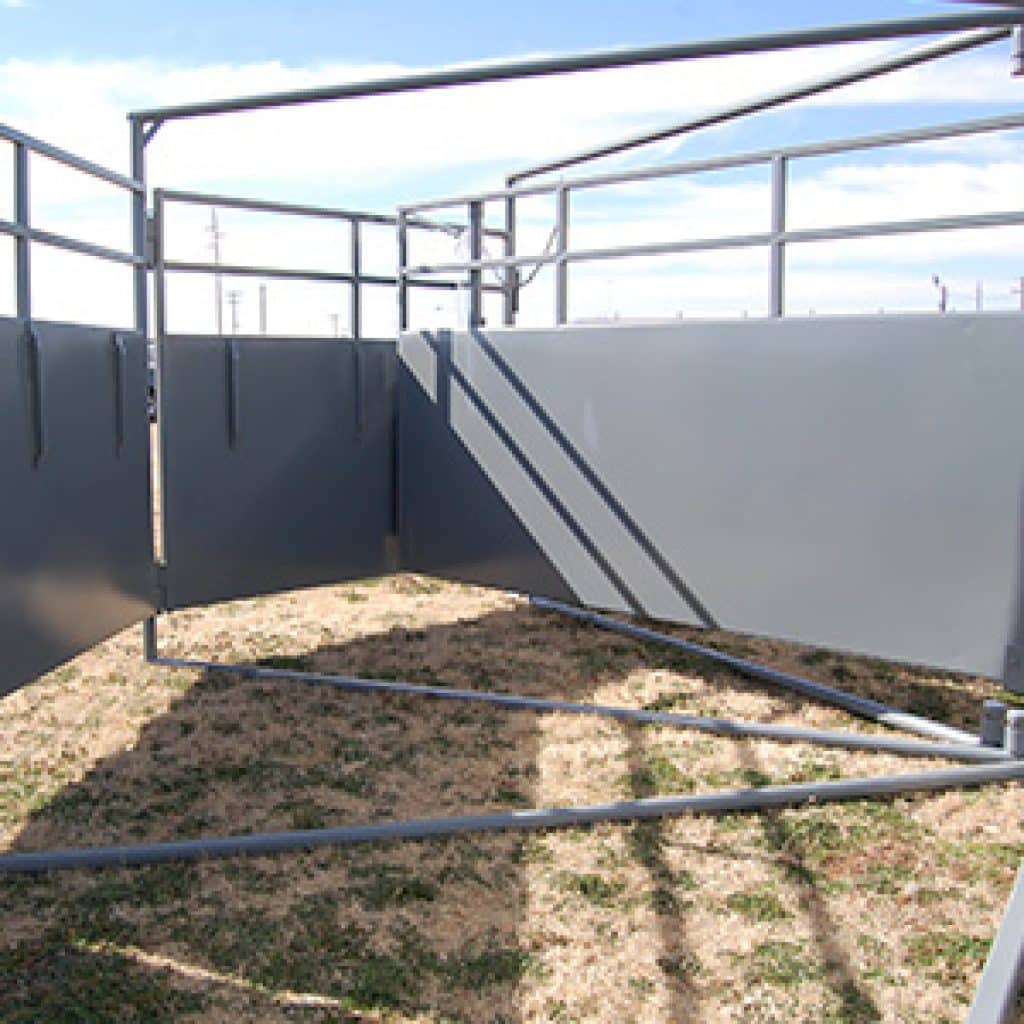 PEARSONLIVESTOCKEQUIPMENTPORTABLECHUTETUBALLEYVIEWFROMTUB